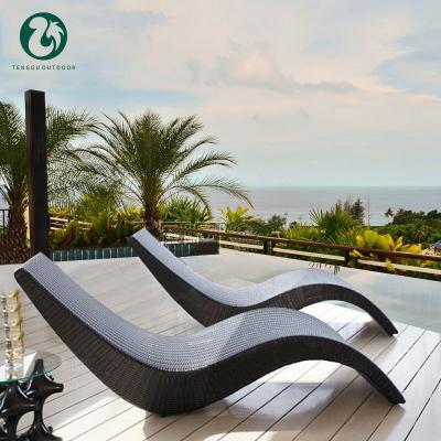 China Factory Cheap Sun Lounger Outdoor Furniture Lounge Aluminum Rattan Pool Chair Sun Sofas for sale