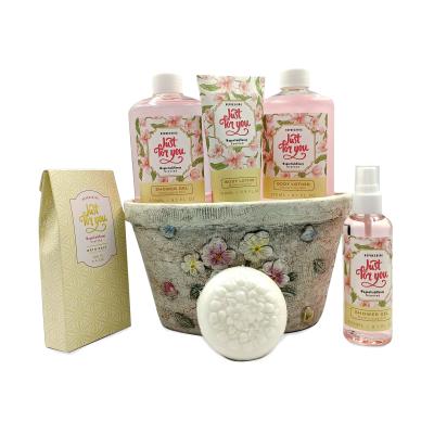 China BODY Private Label Luxury Body Care Toiletries Bathing Soap Spa Gift Set for sale