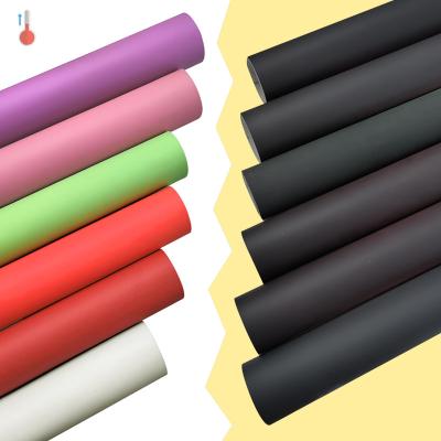 China Waterproof PU Leather Color Change Synthetic Thermochromic Black Leather, Heat Sensitive Leather Opens Cloth For DIY Craft Sewing for sale