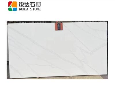 China Scratch Resistance / High Temperature Cheap Price Artificial Quartz Resist RUIDA White Stone Slab Calacatta Sheet For Kitchen Countertop for sale