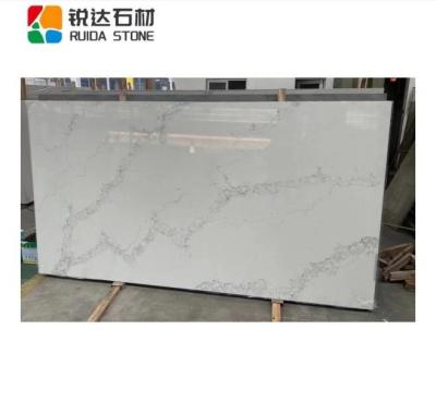 China Cheap Price Scratch Resistance/RUIDA Resistance High Temperature Quartz Stone Artificial Stone New Design Calacatta White Sheet Slab For Kitchen Counter Tops Table Top for sale