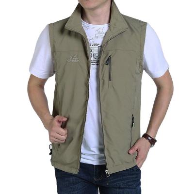 China Summer Men's Multi Pocket Waterproof Outdoor Utility Cargo Vest Utility Vest Men for sale