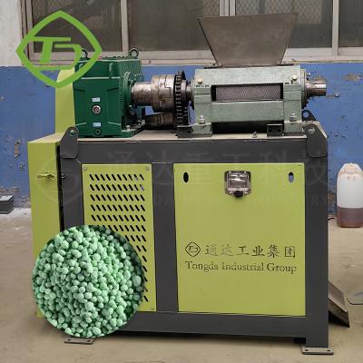 Chine Double Roller Press Granulator Compact Roller Press Manure NPK 5mm Compound Fertilizer Granulator Machine à vendre