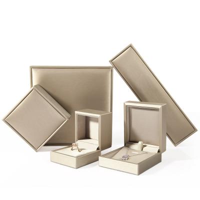 China Fashionable Custom Made Luxury PU Jewelry Boxes Luxury Leather Packaging from DIGU Champagne Jewelry Box Bracelet for sale