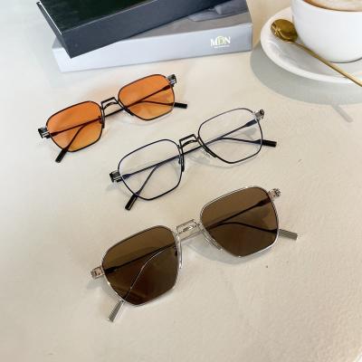 China Retro Logo Sunglasses Women Men Custom Made Super Cast Fashion 2022 Sun Glasses for sale