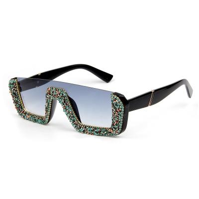 China Fashion Sunglasses 2020 New Retro Shades Women's Bling Rhinestone Oversized Luxury Square Sunglasses for sale