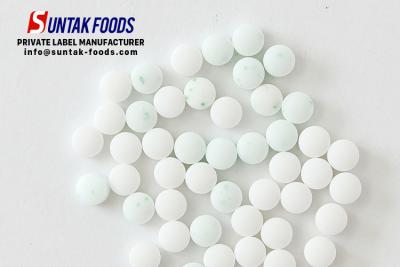 China 1.0g Spearmint Flavor Sweet Breath With Green Color Chip Mints Round Shape for sale