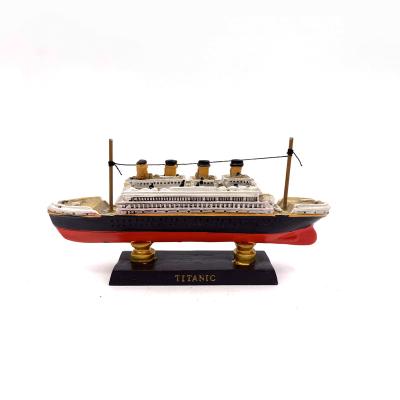 China Stock home decoration resin titanium ship model for sale for home decoration souvenir for sale