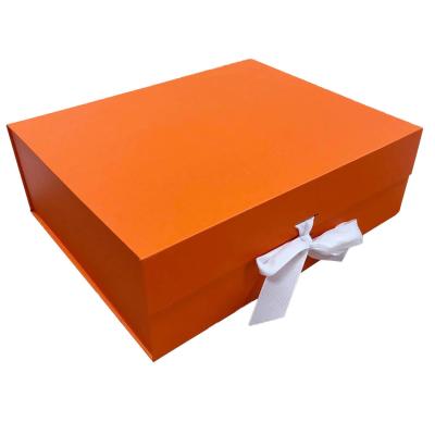 China Business& Rigid Paper Cardboard Folding Gift Packaging Shopping Boxes With Magnetic Closure for sale