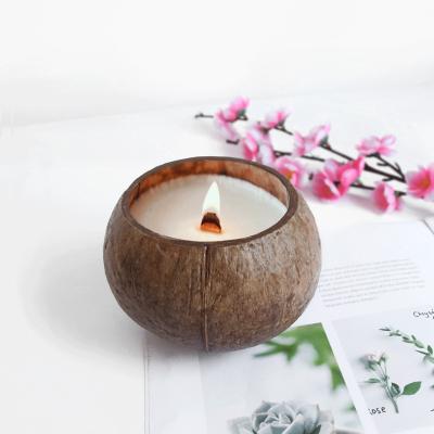 China Creative Luxury High Quality Birthdays Soy Wax In Natural Coconut Bowls Holder Pot Scented Candles for sale