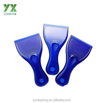 China Promotion Gift Winter Car Snow Shovel Small Mini Vehicle / Hard Plastic Disposal for sale