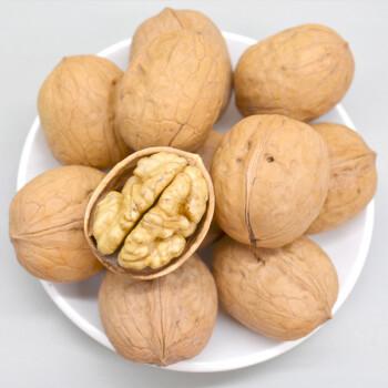 China Raw Processing Type Walnut Packaging Information 25KG Per Pack and 12 Months Shelf Life à venda