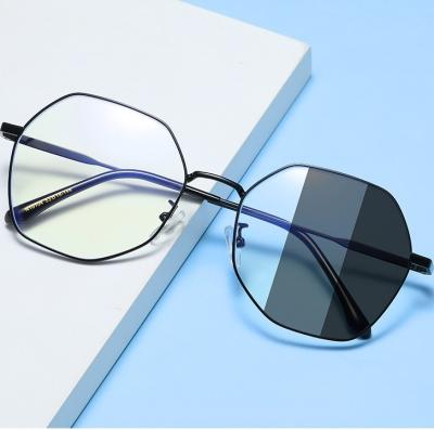 China 2022 hot blue photochromic shades of fashion sunglasses anti lens polygon metal optical frame sunglasses for sale