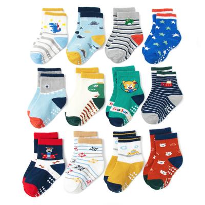 China Hot Sale Cartoon Design Baby Boy Non Slip Silicon Cartoon Design QUICK DRY Newborn Socks Anti Slip Socks for sale