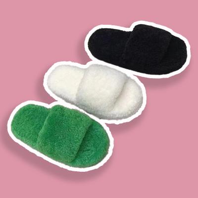 China Fashion Trend Wholesale Green Winter Flat Fuzzy Faux Fur Open Toe House Shoes Lamb Hair Ladies Home Furry Fluffy Warm Women Slippers for sale