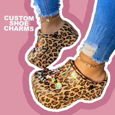 China 2022 Thick Eva Ladies Classic Sandal Slippers Platform Mules Waterproof Leopard Print Soled Garden Slip Clogs Sandals Shoes for sale