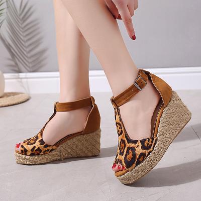 China Trend 35-43 Fashion Leopard Print New Arrivals Women Thick Unique Large Size Sandals 2020 Latest Wedges Platform Sandals For Ladies for sale