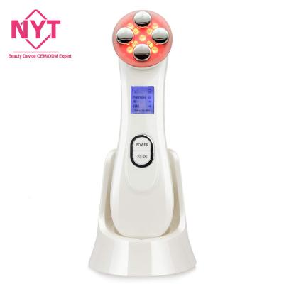 China Portable Anti Aging Led Photon Light Therapy Face Lifting Small Handle Home Use Face Lift RF Radio Frequency Led Skin Tightening Device for sale