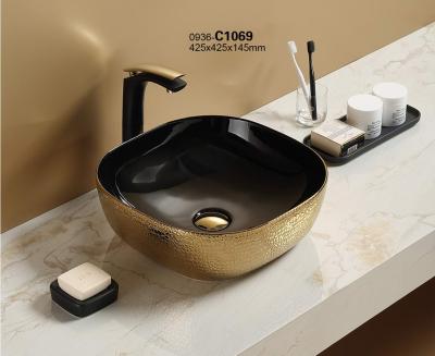 China China Beautiful Round Petal Style Countertop Bathroom Ceramic Wash Basin High 1st Tempreture Times Firing Gloss Jingdezhen For Hotel Gold Thin for sale