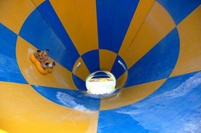 China Tornado Aqua Park Fiberglass Water Slides 2000 Square Meters for sale