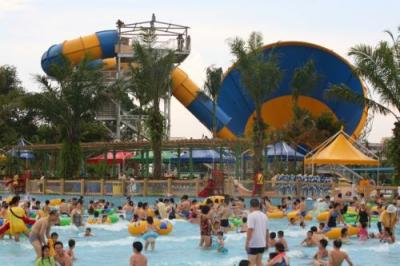 China Funny Fiberglass Water Park Equipment Big Water Slides For Pools for sale