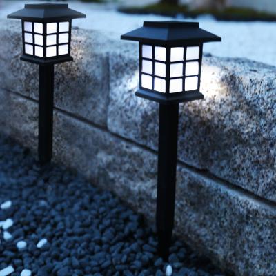 China Factory Supply Plastic Factory Supply Ningbo Landscape Pathway High Power Outdoor Solar Powered Garden Lights Auto On/Off for sale