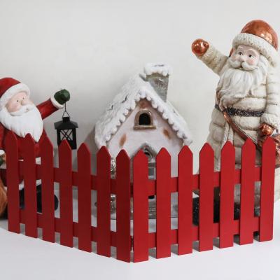 China Environmentally Friendly Christmas Wooden Fence For Outdoor Winter Decoration 4 PCS Assortment for sale