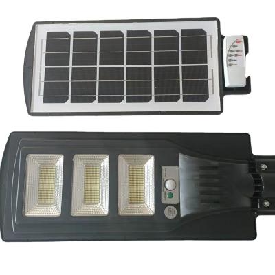 China Residential solar outdoor lamp yard super bright super power induction lighting solar street light made for sale