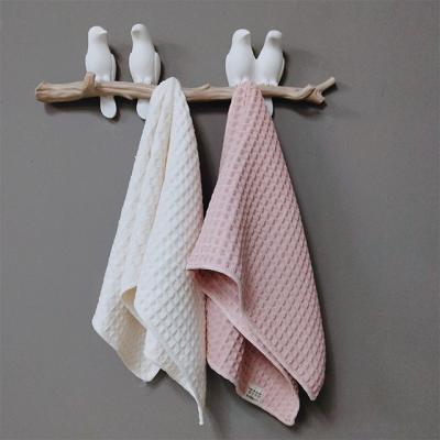 China Custom Super Absorbent Waffle Super Absorbent Quick Dry Golf Waffle Golf Towels Hotel Sports Bath Towels Bathroom Towels Square Portable Bath Towels Large for sale