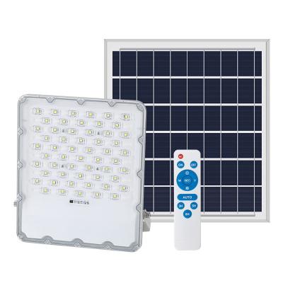 China Garden 50W New Product Outdoor Waterproof Ip65 Garden Led Solar Flood Light With Remote Control for sale