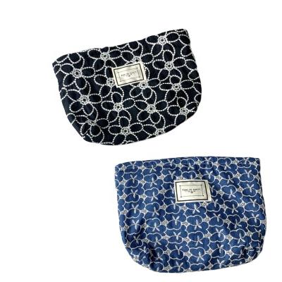 China Large Capacity Jacquard Black Canvas Make Up Cosmetic Bag Blue Makeup Travel Bag Large Bag for sale