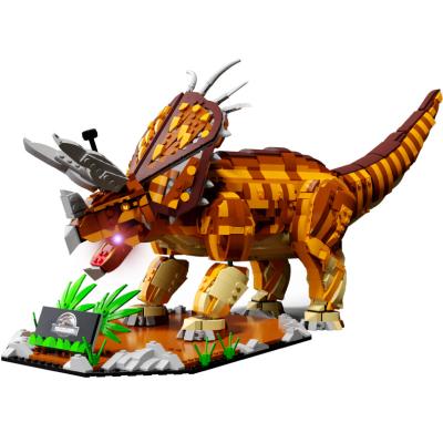 China DIY TOY Attractive Price The Dinosaur World Triceratops Dinoss Building Block Set Building Block Dinosaur for sale