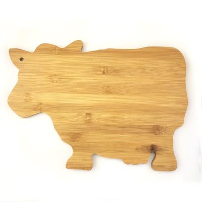 China Wholesale Cheapest Viable Custom Kitchen Cow Bamboo Wooden Chopping Board Cow Shaped Serving Board Wooden Chopping Chopping Board for sale