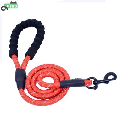 China Thoughtful Dog Leash Quick Release Wholesale EVA Handle Pull Round Nylon Pet Leash for sale