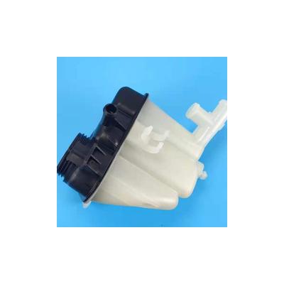 China Plastic Best Price 1665000049 Water Tank Automobile Expansion Kettle For Wiper Tank for sale