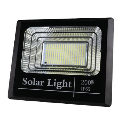 China Good Quality Solar Garden /outdoor LED Flood Light With Remote Controller 200w Garden Led Spotlight Outdoor Solar IP66 Flood Light for sale