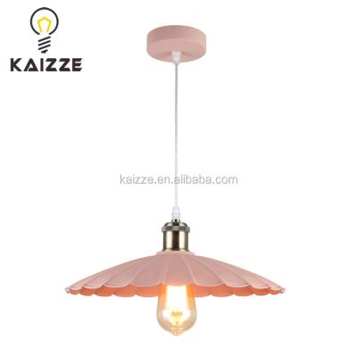 China Industrial Simple Retro Flower Shape Hanging Lamp Iron Attic Pendant Lamp Industrial Dining Room Chandelier for sale