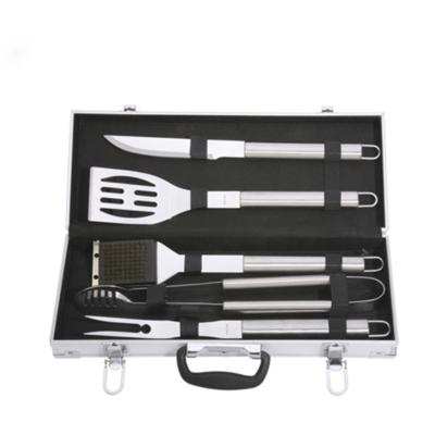 China Easily cleaned 5 piece grilling tool kit with aluminum case for sale