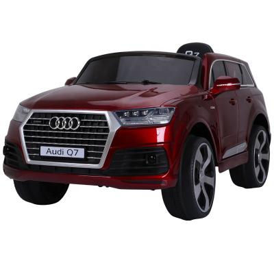 China Ride on Toy Wholesale License Audi Q7 ride on car for kids with RC for sale