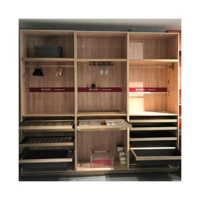 China Factory Supply Customized Professional Design Home Dressing Room Walk In Modern Closet for sale