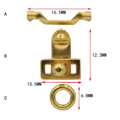 China Metal Storage Box Wood Lock Handle Jewelry Box Antique Brass Clasp for sale