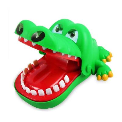 China 2021 High Quality Hot Selling Funny Crocodile Hand Toy Sharp Funny Interactive Toy Snorkel Crocodile Teeth for sale