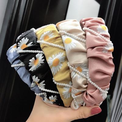 China Comfortable Explosion Style Small Daisy Bends Hair Band Pearl Headband Large Intestine Circle Wash Small Fresh Head Hair Clip Buckle for sale