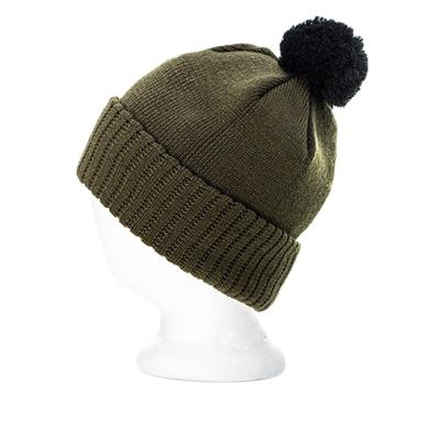 China COMMON knitted hats for men and women in autumn and winter with pom for sale