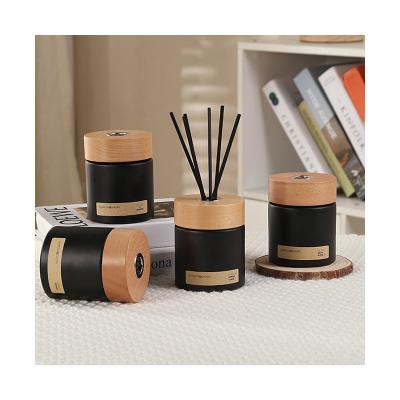 China Home Office Hotel Bedroom.etc Luxury Aromatherapy 200ML Wood Cap Frosted Reed Diffuser Glass Bottle for sale