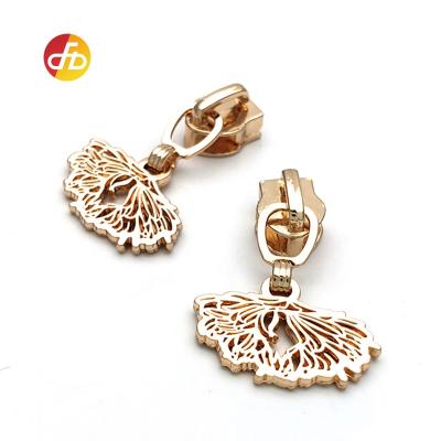 China Custom Popular Nickel Free Zipper Slider Peacock Shaped Zinc Alloy Zipper Slider Puller For Clothes Bag for sale