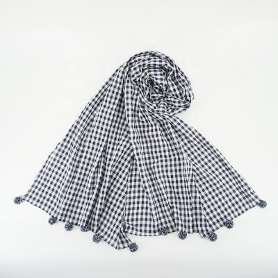 China Elegant Cotton Seersucker Gingham Lightweight Women's Woven Head Scarf Shawl With Pom Pom for sale