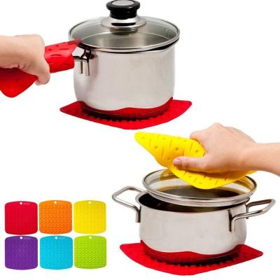 China Universal Sustainable Kitchen Tool Non Slip Heavy Duty Silicone Holder Mat for sale