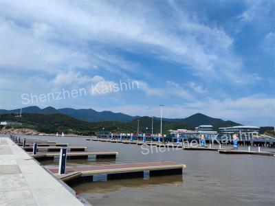 China Customized Size Floating Finger Dock Aluminum Floating Walkway Pontoon With 15-20 Years Of Long Lifespan for sale