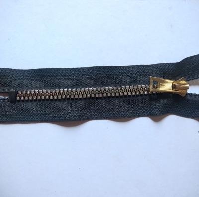 China Patent Good Quality Golden #5 Diamond Prongs Big Waterproof Zipper Pulls Long Chain Zipper Sliders for sale